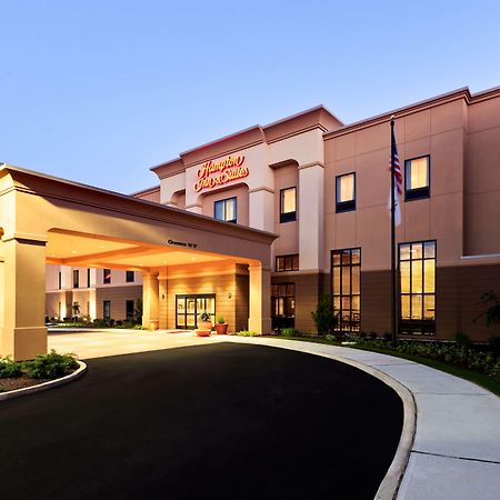 Hampton Inn & Suites Mahwah Exterior photo