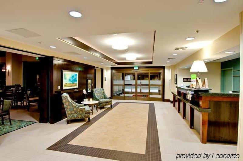 Hampton Inn & Suites Mahwah Interior photo