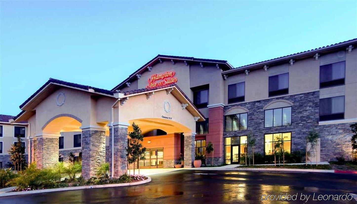 Hampton Inn & Suites Mahwah Exterior photo