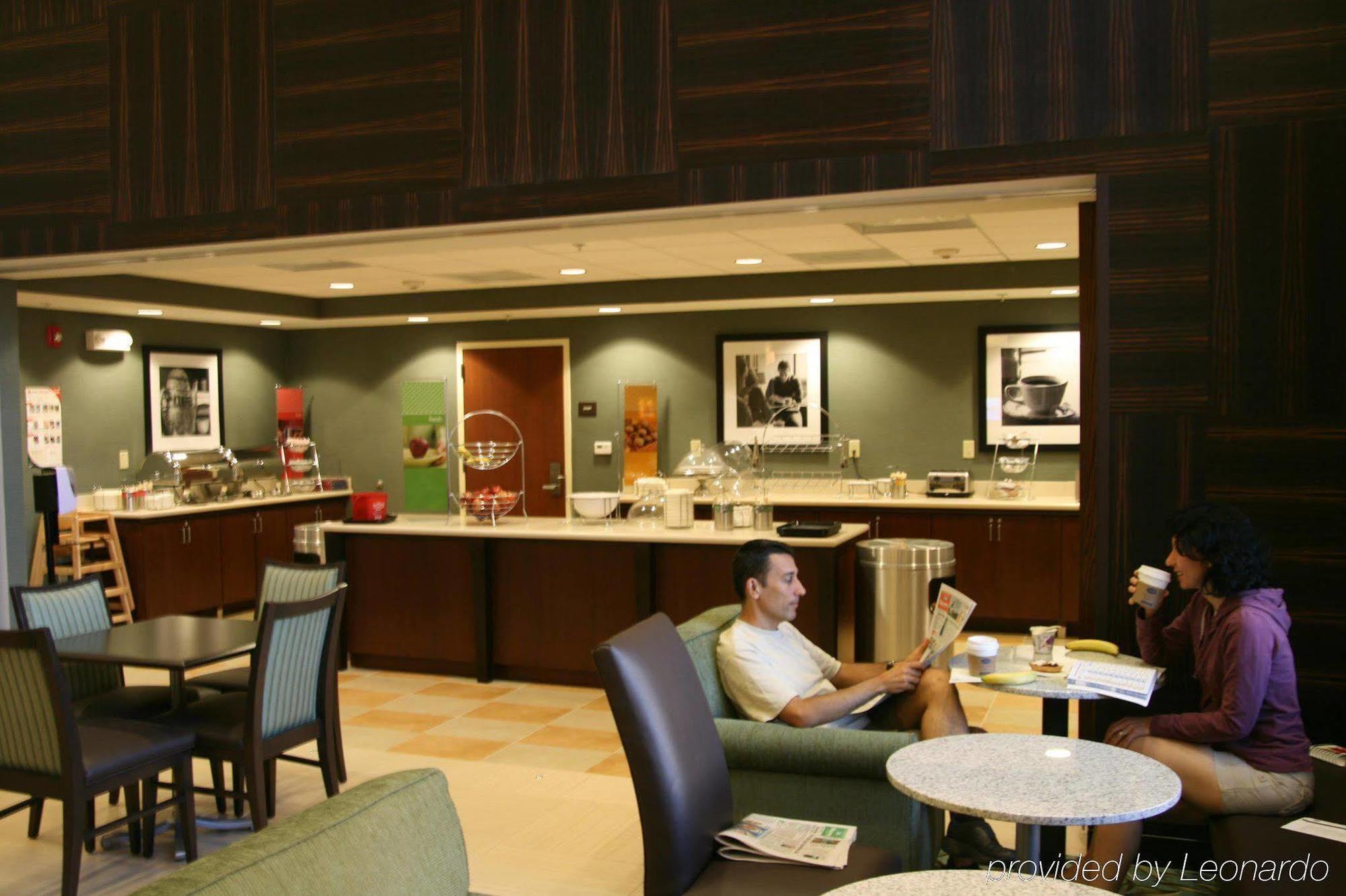 Hampton Inn & Suites Mahwah Restaurant photo