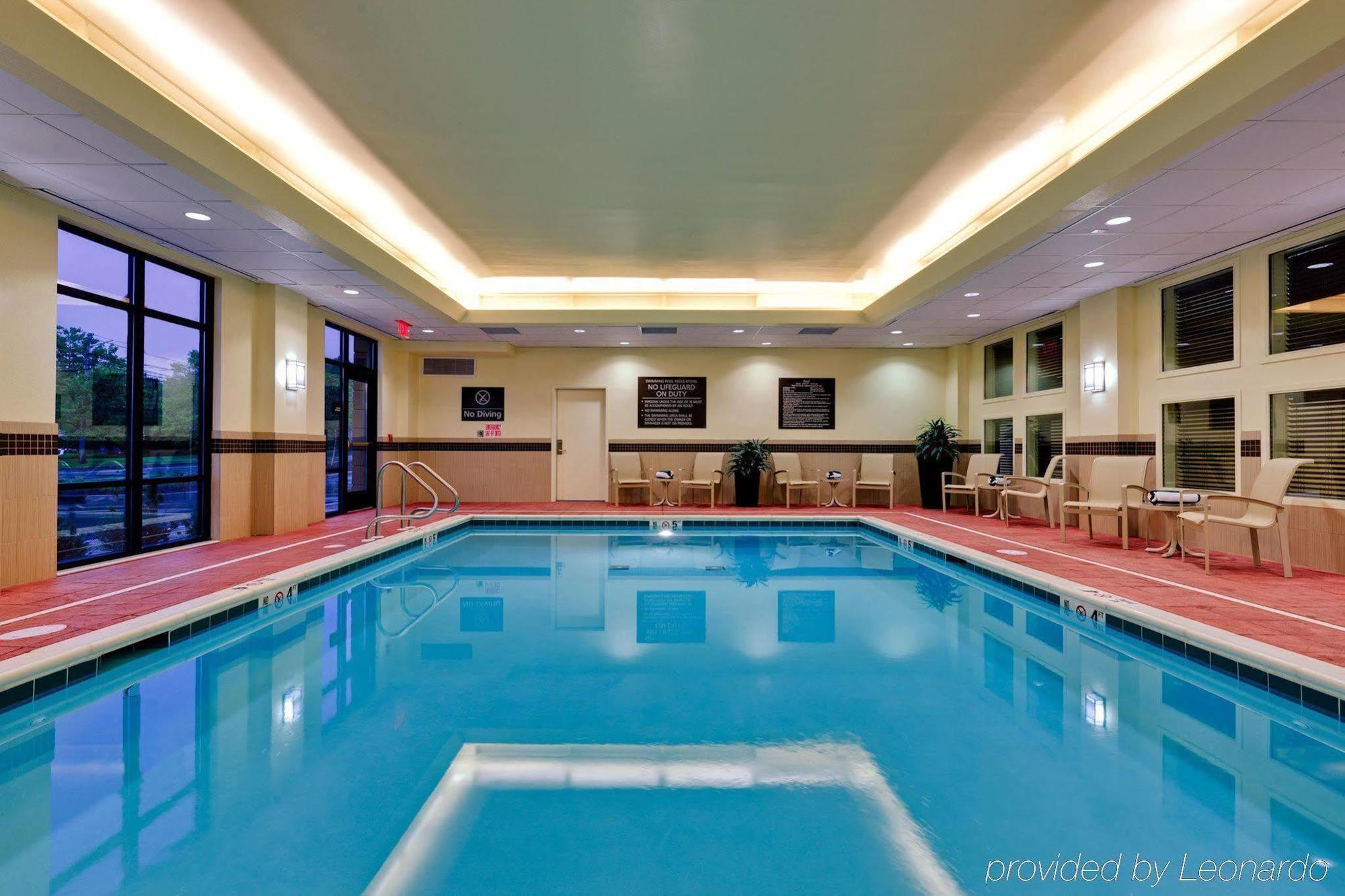 Hampton Inn & Suites Mahwah Exterior photo